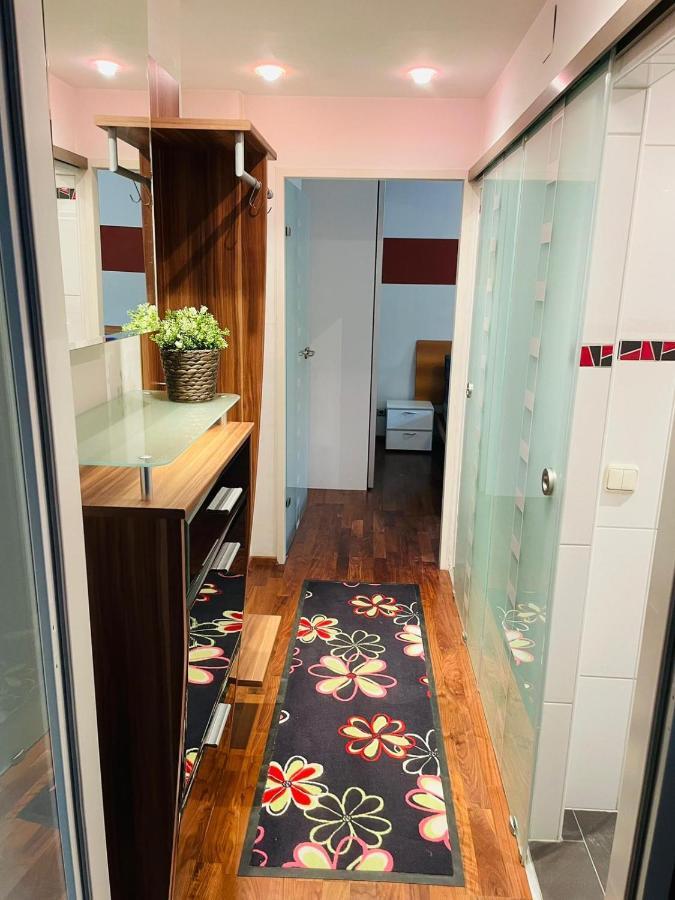 Super Deluxe Apartment - Near U6, U3 In City Center Wien Eksteriør billede